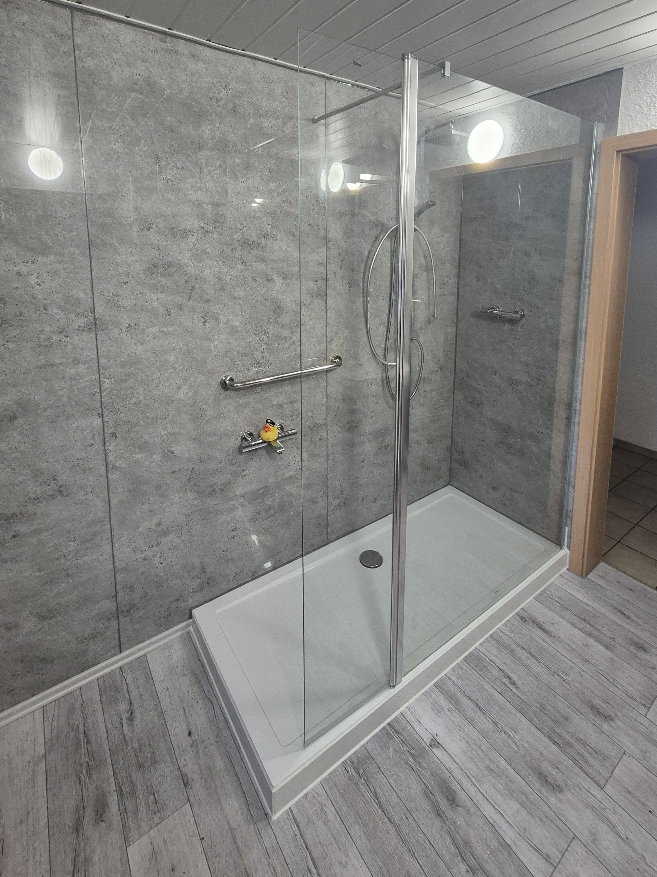 Barrierefreies Badezimmer - Wanne zur Dusche Umbau