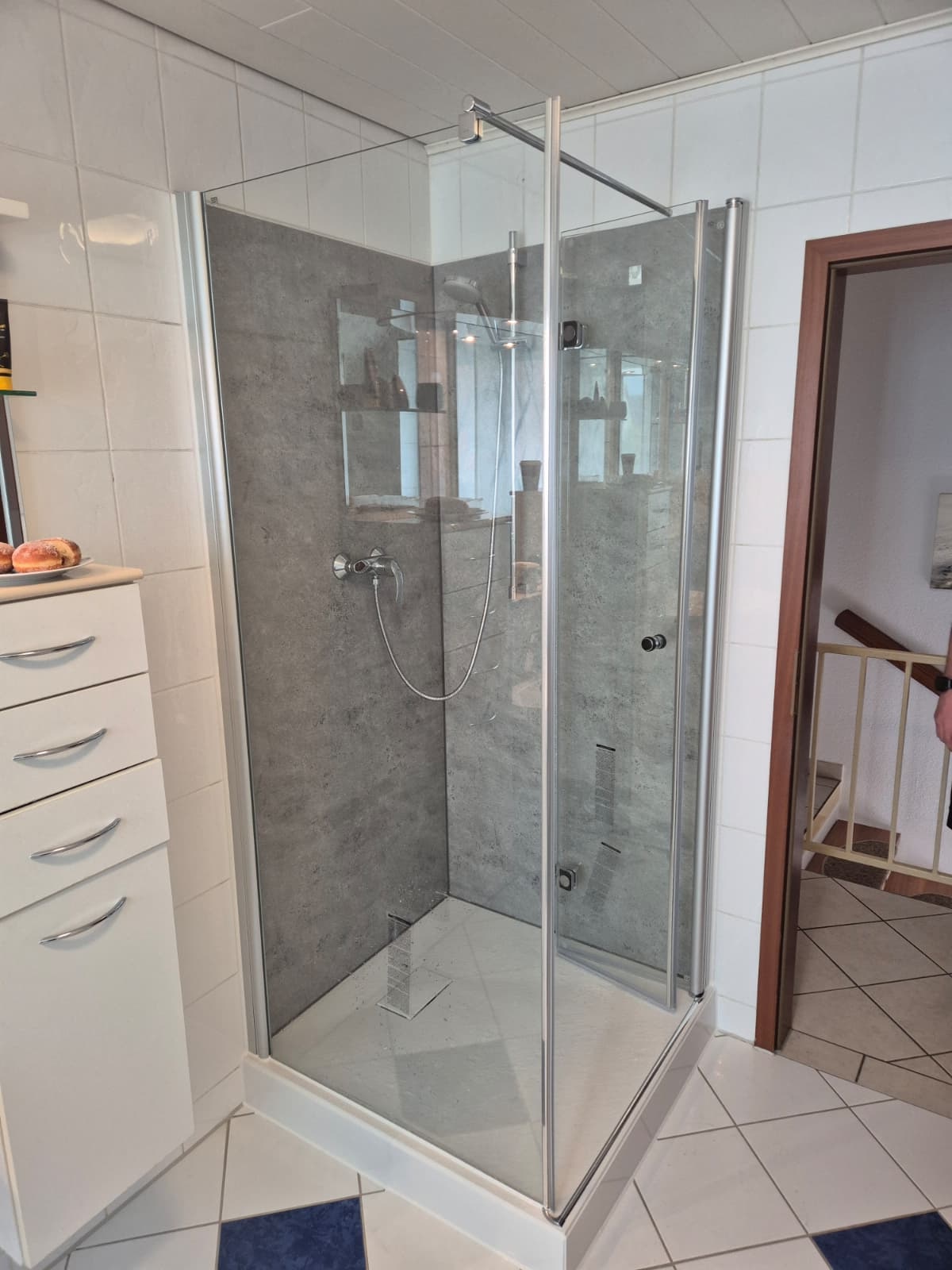 Badewanne mit Tür